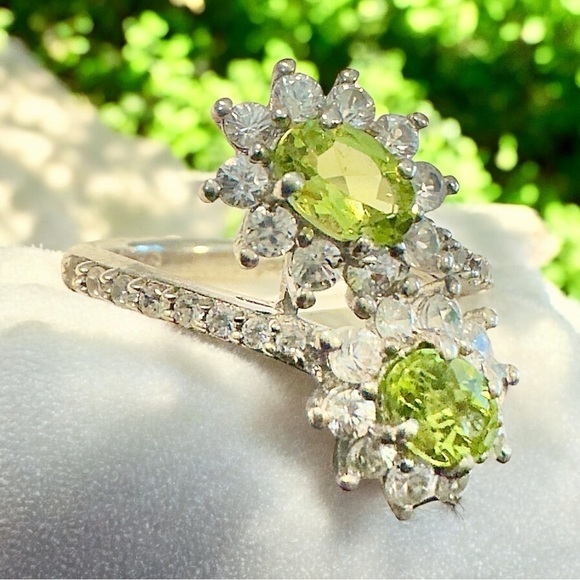 Genuine Peridot & White Topaz Sterling Silver Ring (6.25) - Picture 5 of 10